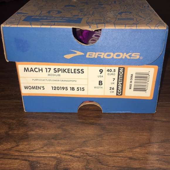 Brooks Mach 17 Spikeless NIB Women’s sz 9B - Picture 11 of 11